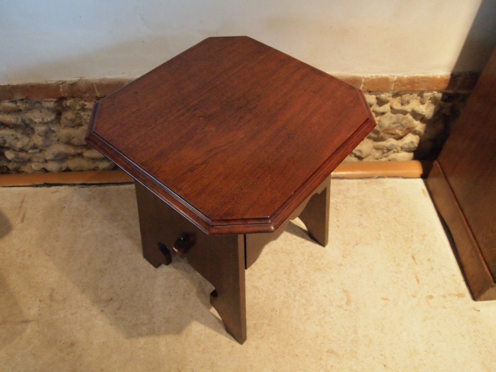 Table fine quality Arts and Crafts solid Walnut table with drawer c1900