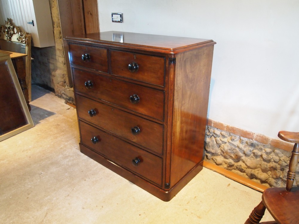 Chest of drawers Finest quality Victorian Mahogany c1860