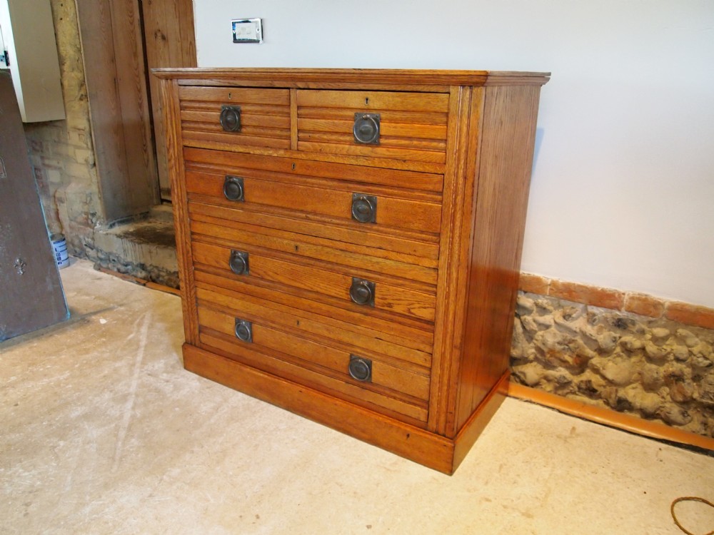 Chest of drawers Arts and Crafts Oak by Harris Lebus c1904
