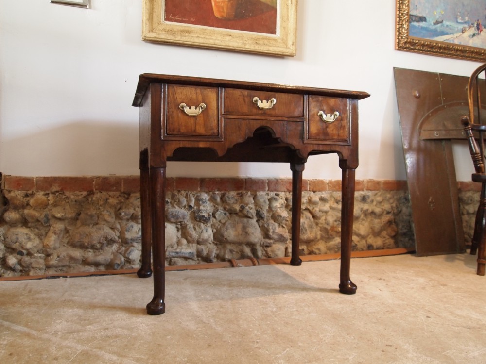Table Lowboy side George II Walnut c1750