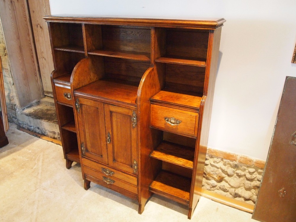 Bookcase Arts and Crafts Oak manner of Liberty c1900