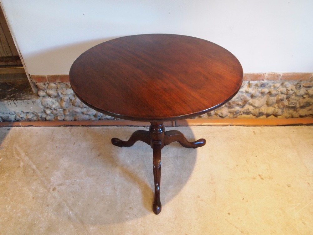 Table exceptional George III Mahogany tilt top wine table c1770