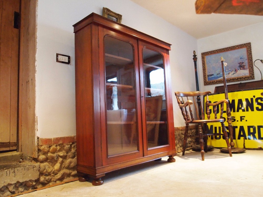 Bookcase display Victorian Mahogany c1870
