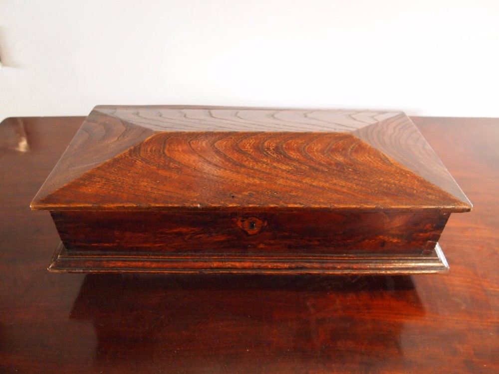Till a rare Elm George IV till or folk art rent box c1830