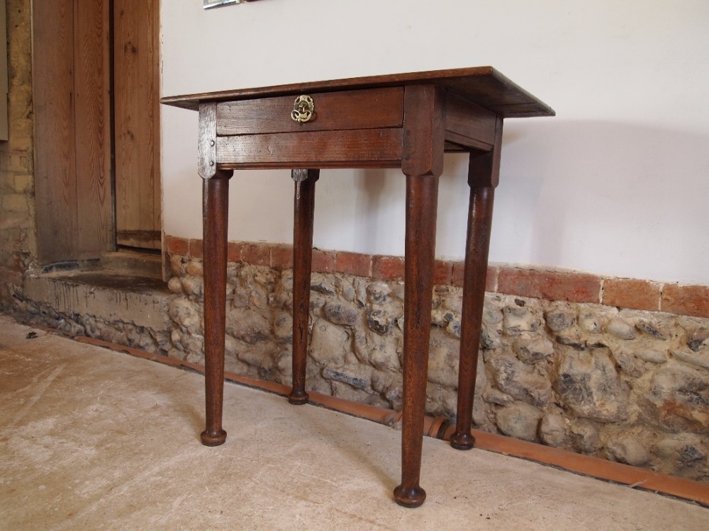 Table lowboy side hall console Queen Anne c1710