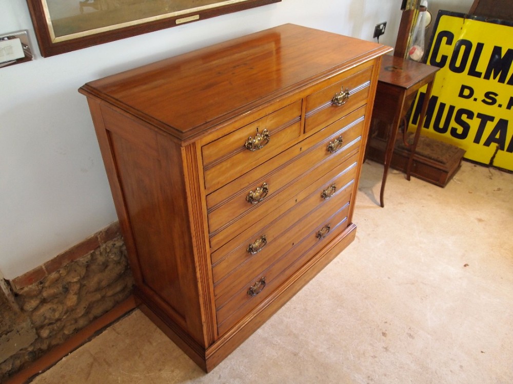 Chest of drawers Arts and Crafts Walnut c1900