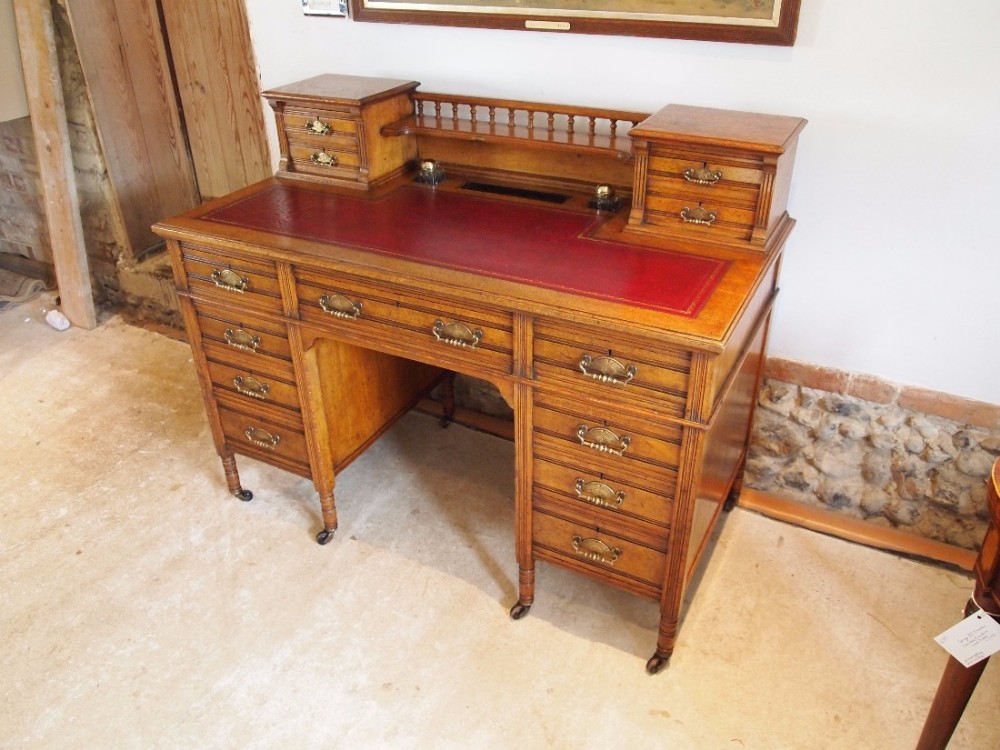 Desk Fine Arts and Crafts Oak Maple and co c1880
