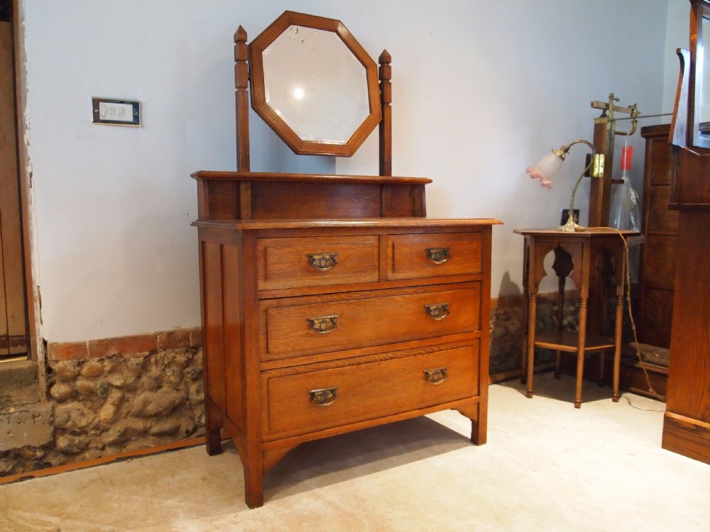Chest of drawers Arts and crafts Oak dressing chest c1900