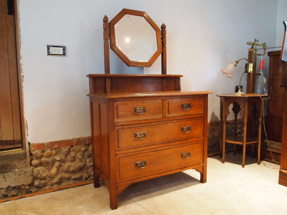 Chest of drawers Arts and crafts Oak dressing chest c1900 View IX
