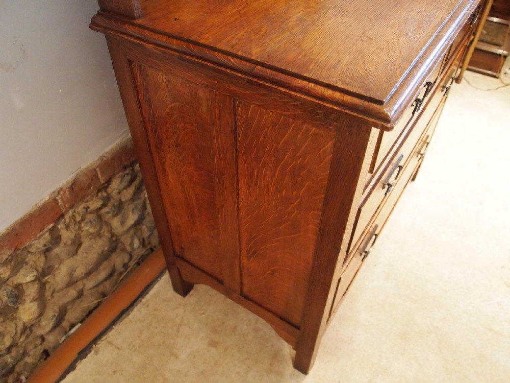 Chest of drawers Arts and crafts Oak dressing chest c1900 View XI
