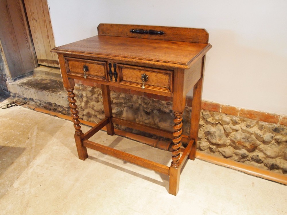 Table hall lamp console Oak Maple and co c1900