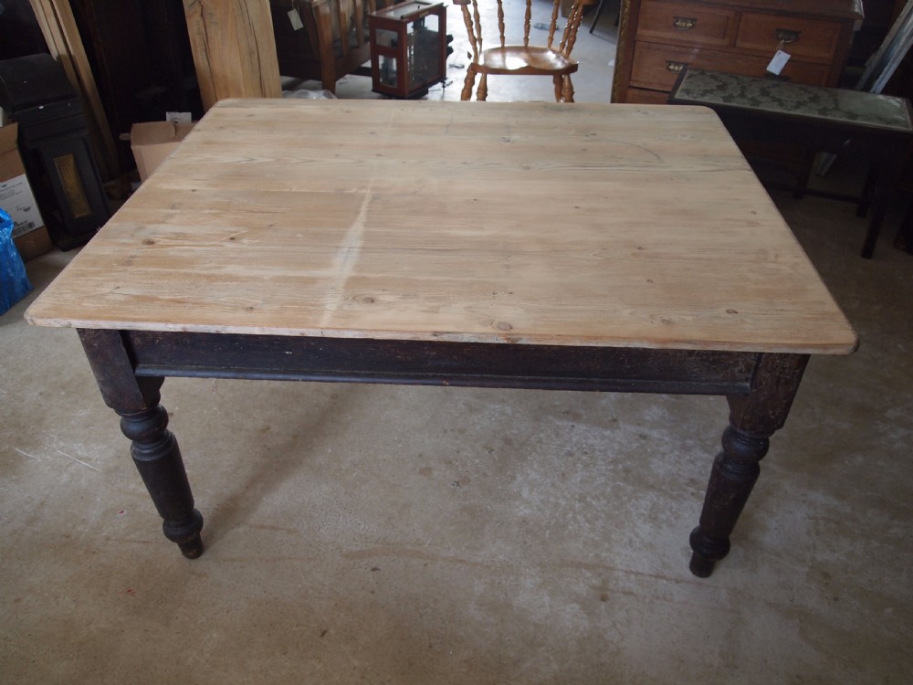 Table Victorian Pine scrub top dining table c1880 View II