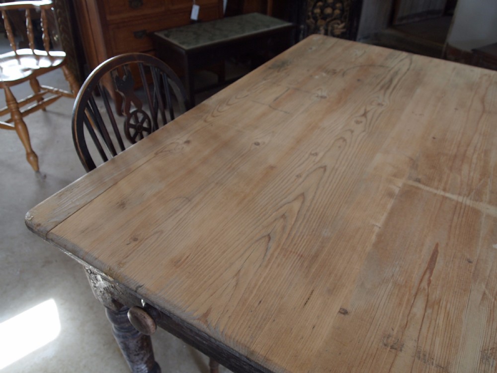 Table Victorian Pine scrub top dining table c1880 View V