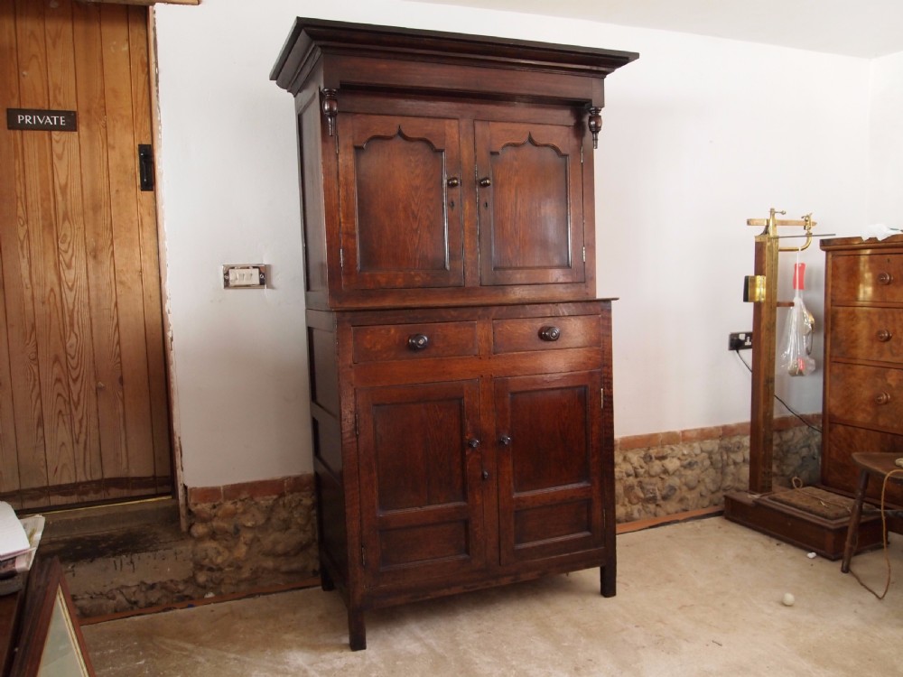 Cupboard dresser cwpwrdd deuddarn Welsh Oak c1790 View X