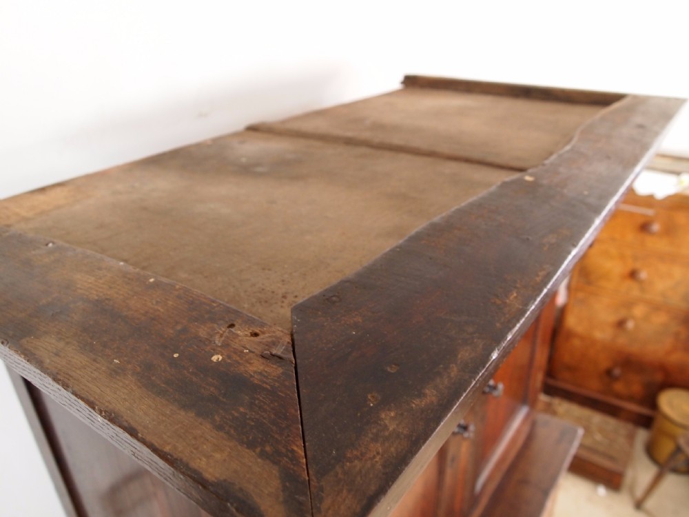 Cupboard dresser cwpwrdd deuddarn Welsh Oak c1790 View XIII