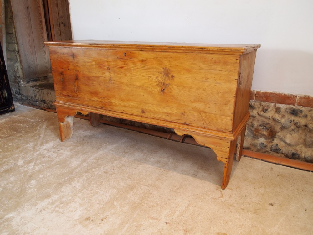 Chest trunk coffer blanket box George III Pine c1790 View V