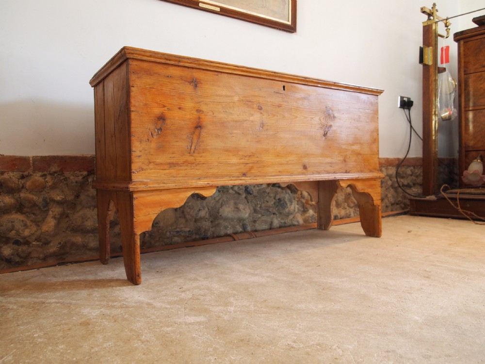 Chest trunk coffer blanket box George III Pine c1790 View VI