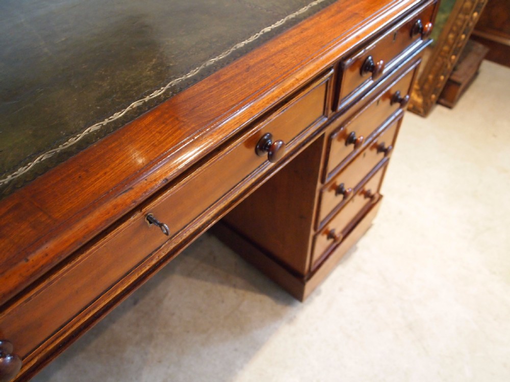Desk fine Victorian Mahogany pedestal desk c1860 View IV