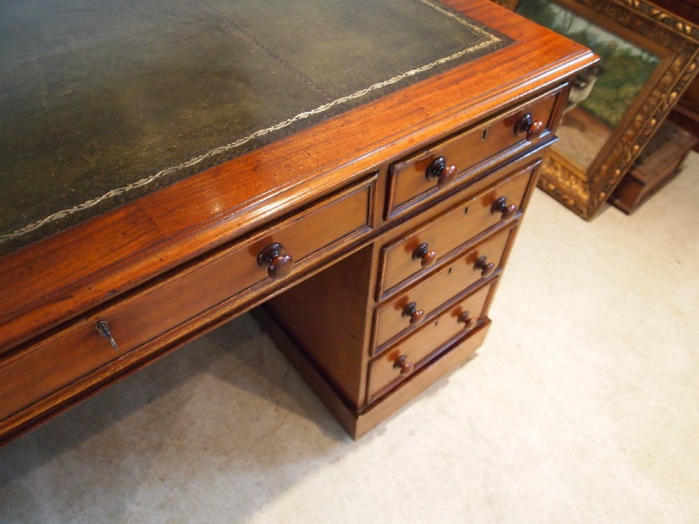 Desk fine Victorian Mahogany pedestal desk c1860 View VII