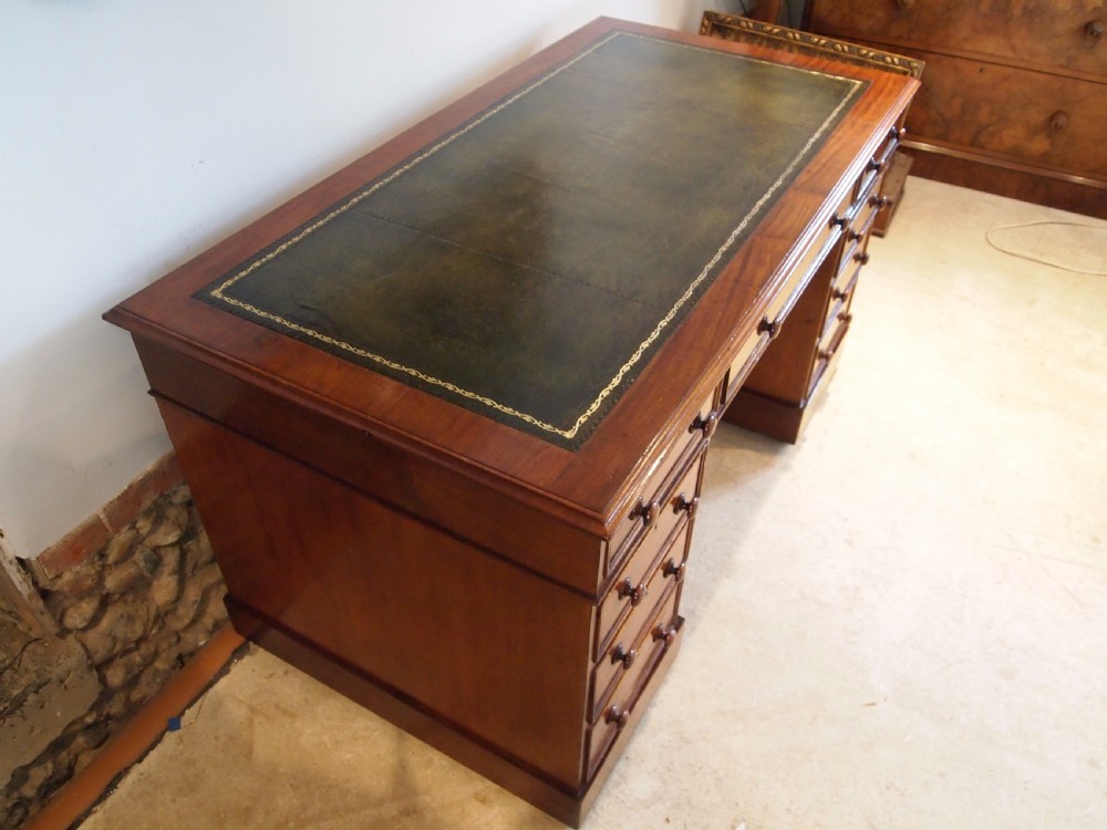 Desk fine Victorian Mahogany pedestal desk c1860 View IX
