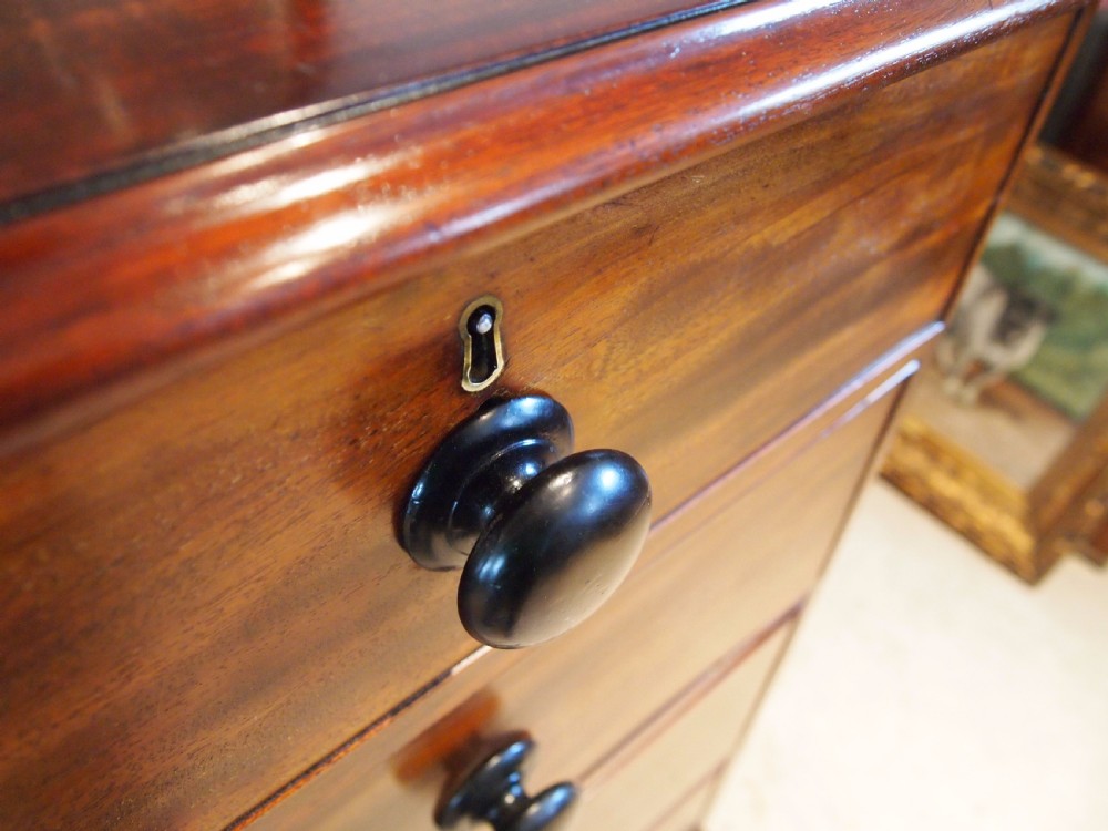 Chest of Drawers fine Victorian Mahogany c1850 View II