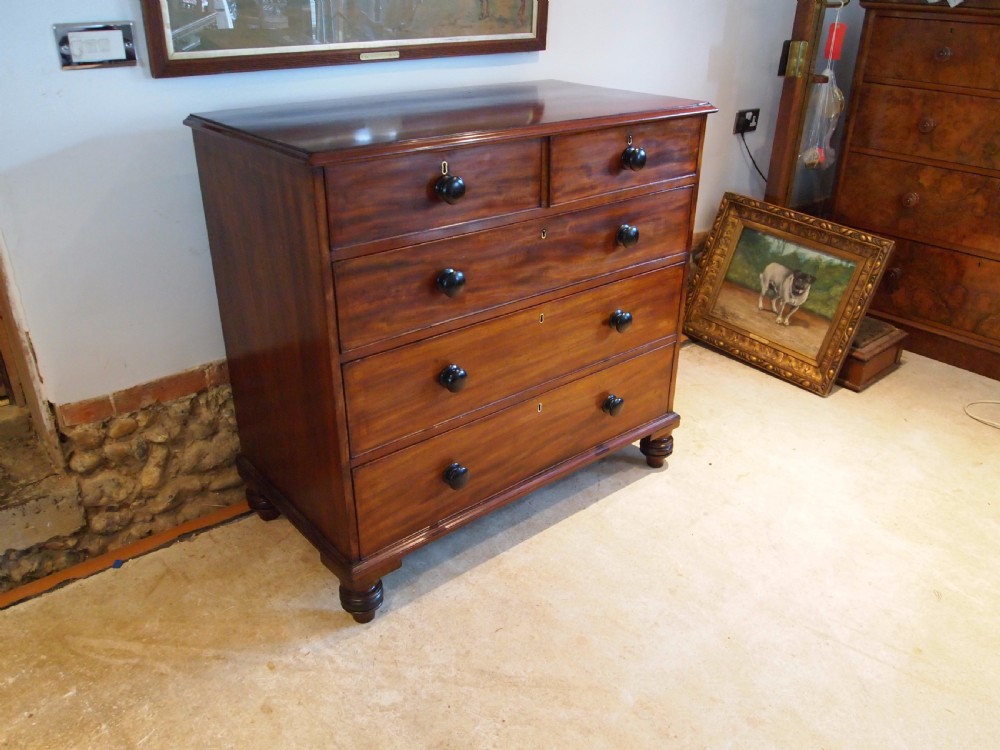 Chest of Drawers fine Victorian Mahogany c1850 View III