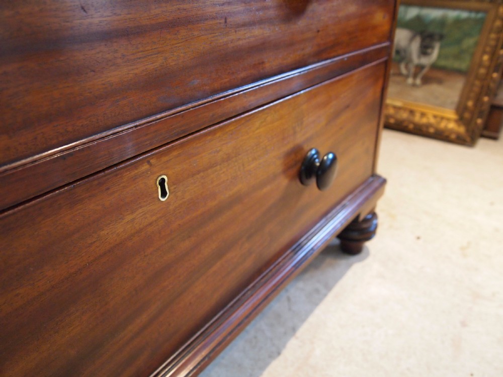 Chest of Drawers fine Victorian Mahogany c1850 View V