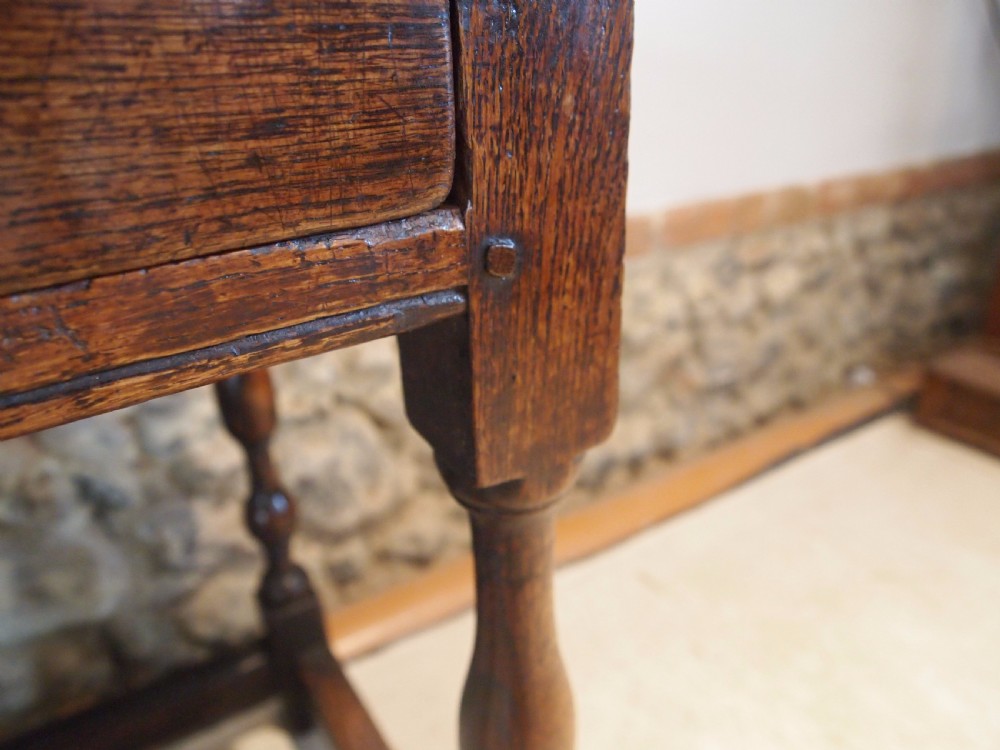 Table Queen Anne Oak side lamp hall console c1700 View II
