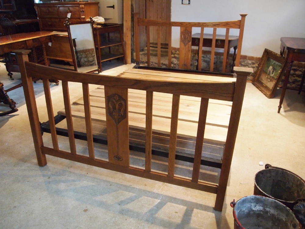 Bed Arts and Crafts Oak double bed c1900