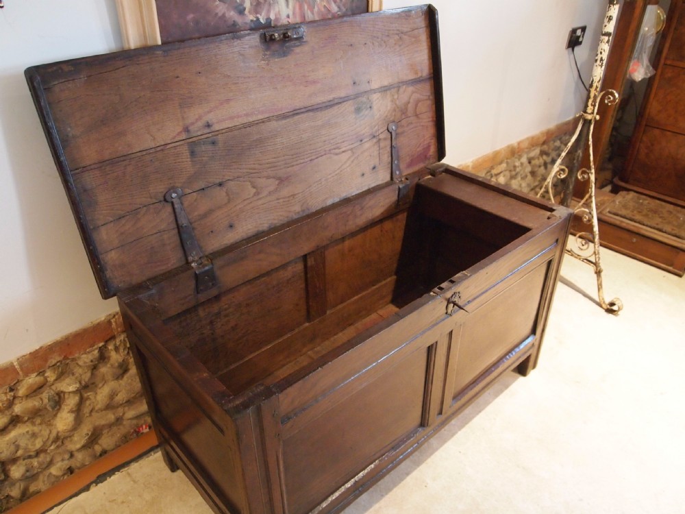 Coffer chest blanket box Queen Anne Oak c1710 View VI