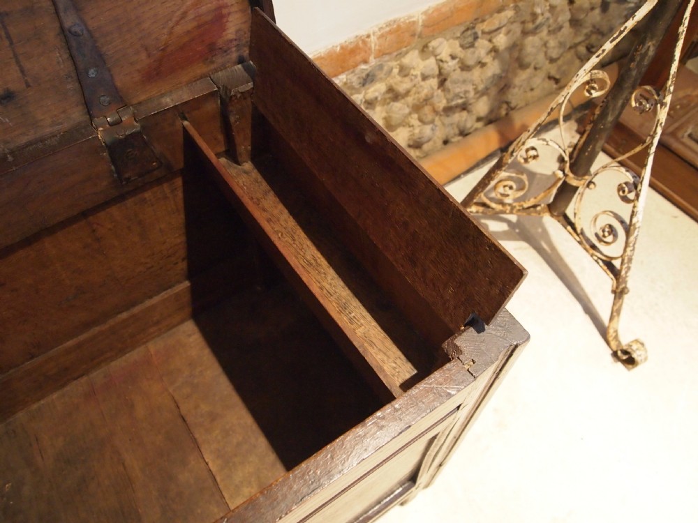 Coffer chest blanket box Queen Anne Oak c1710 View VII