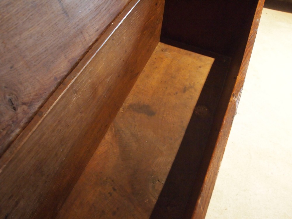 Coffer chest box Queen Anne Elm six plank c1700 View VII