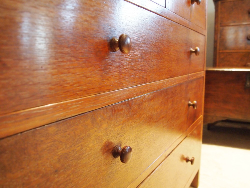Chest of drawers Heals design Oak c1930 View III