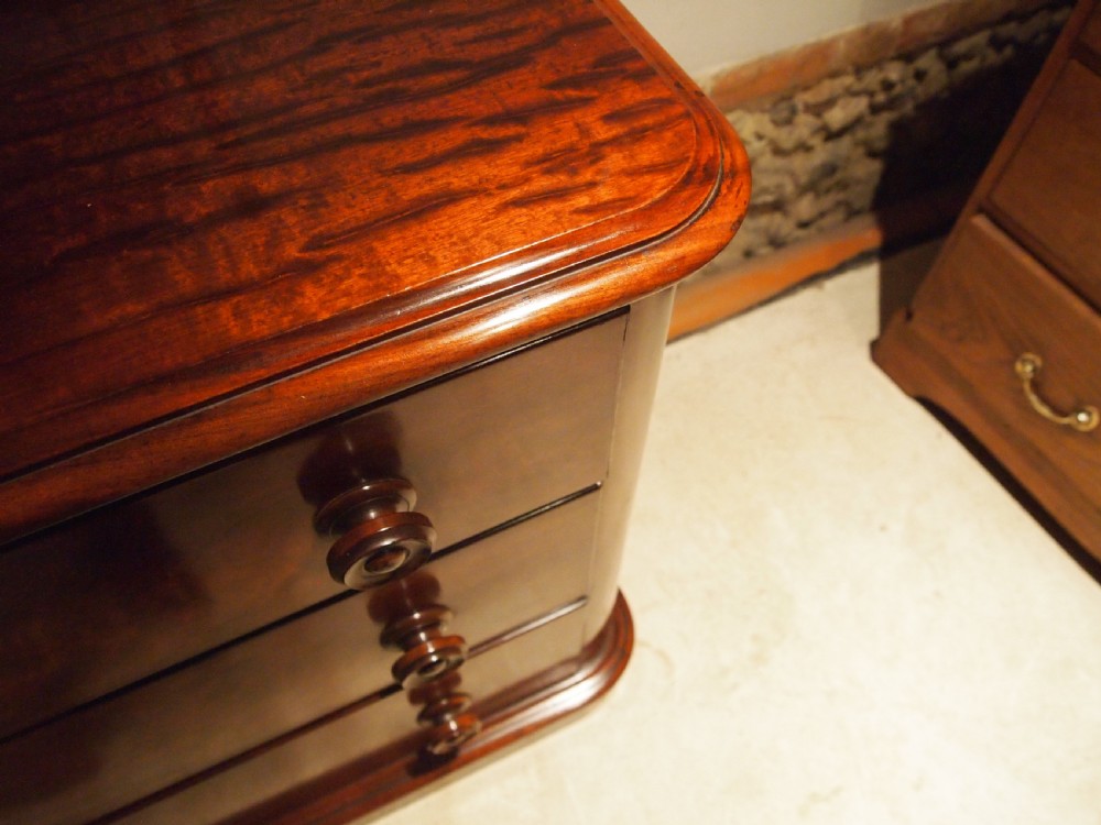 Chest of drawers fine quality Plum Pudding Mahogany Victorian c1850 View V