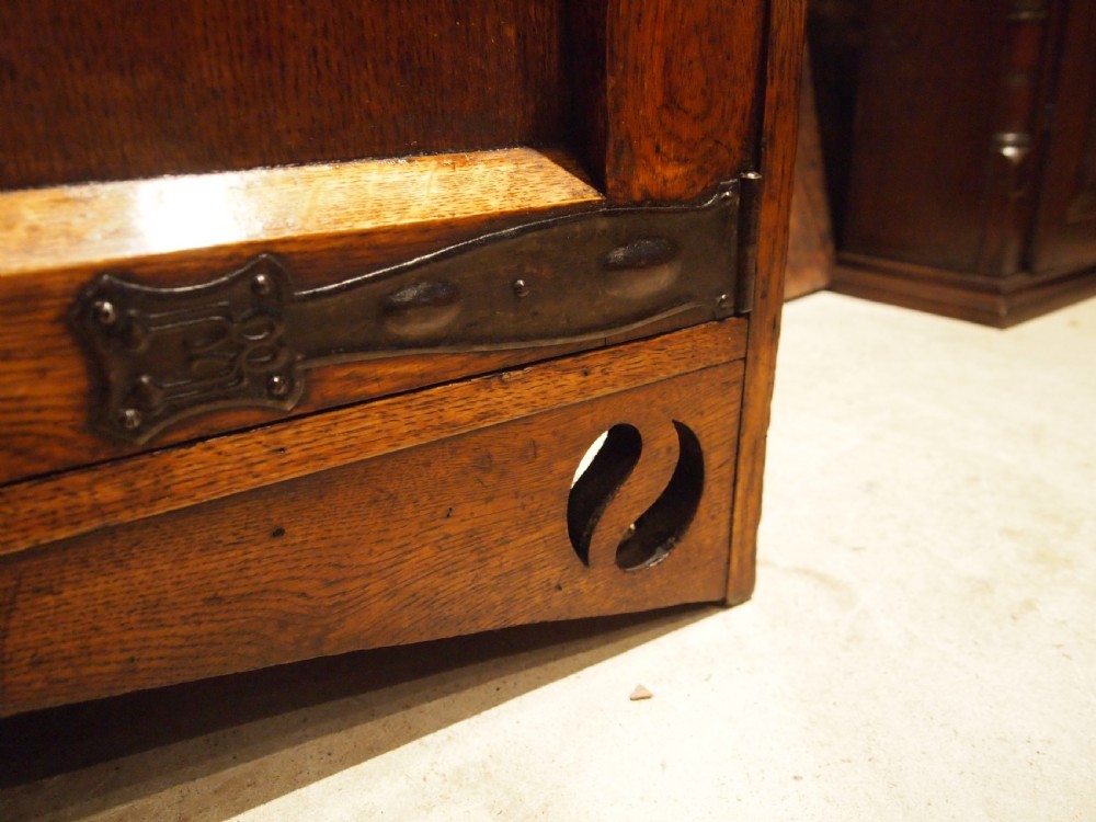 Sideboard dresser Arts and Crafts Oak c1900 View XII