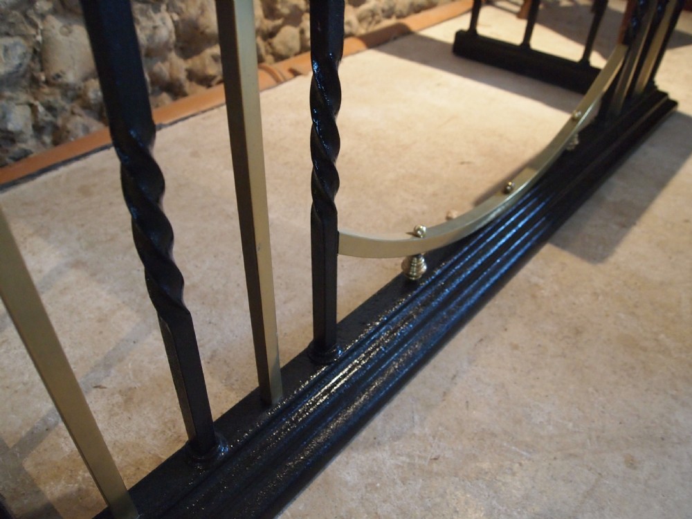 Fender Victorian brass and leather club fire fender c1880 View XI