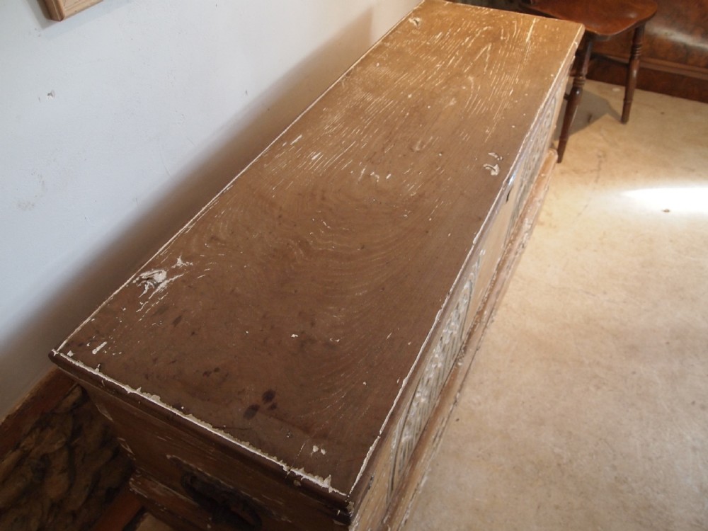 Coffer chest blanket box Spanish Walnut c1700 View VI