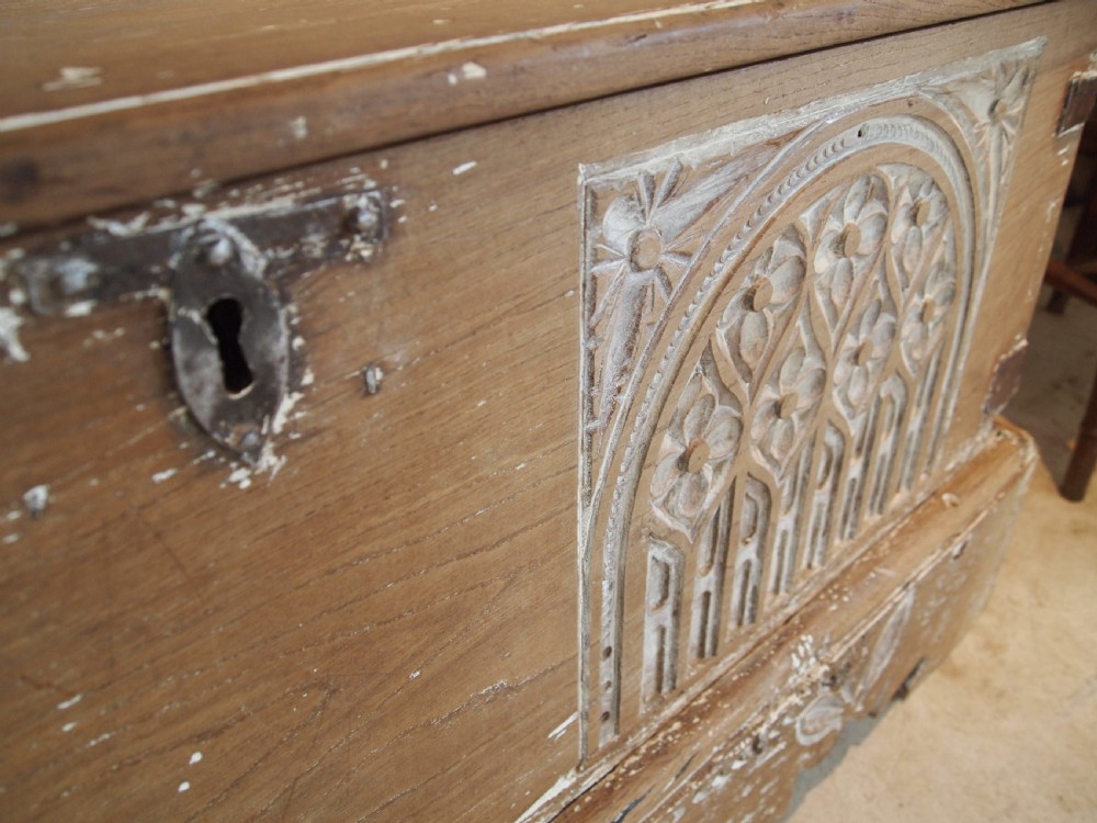 Coffer chest blanket box Spanish Walnut c1700 View XI