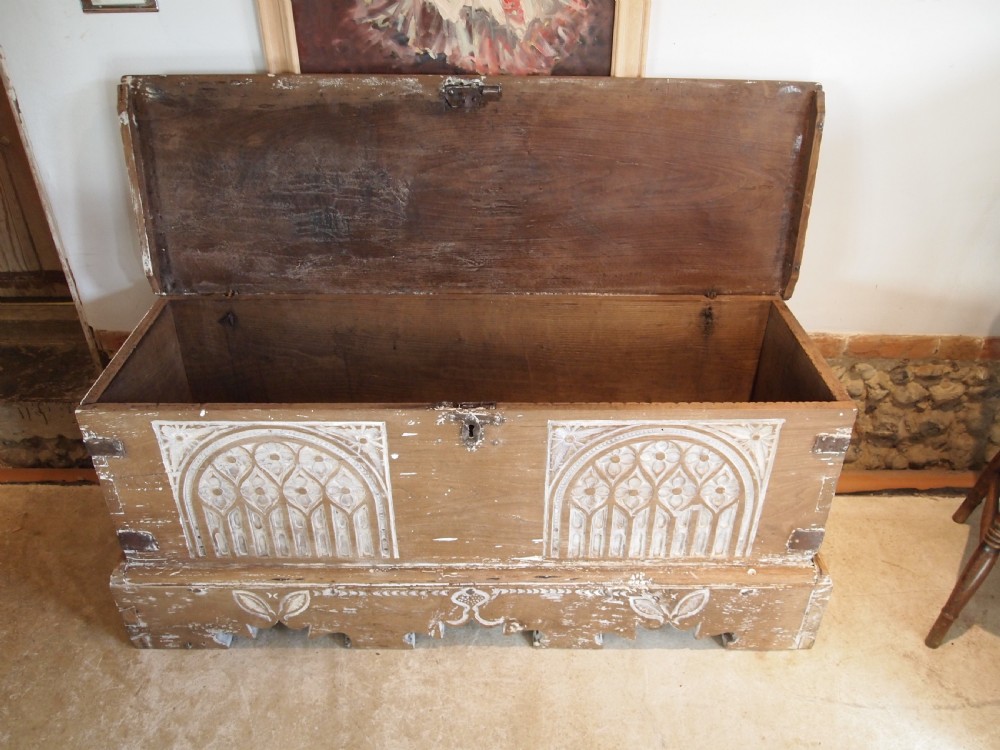 Coffer chest blanket box Spanish Walnut c1700 View XII