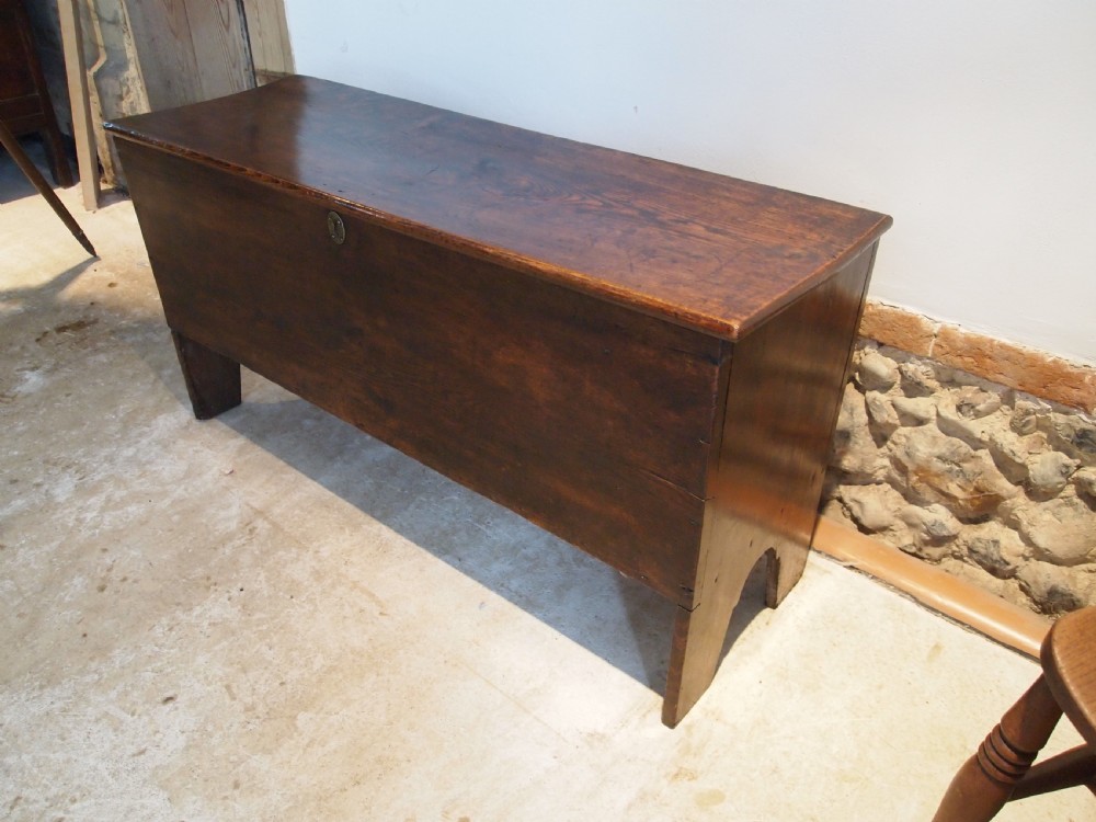 Coffer chest blanket box traditional Elm six plank Queen Anne c1700  View XI
