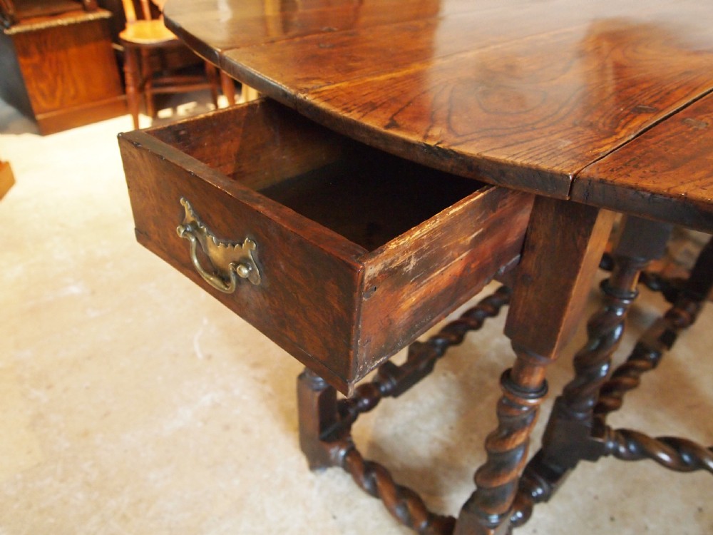Table Queen Anne Oak gateleg dining farmhouse refectory c1700 View XIII