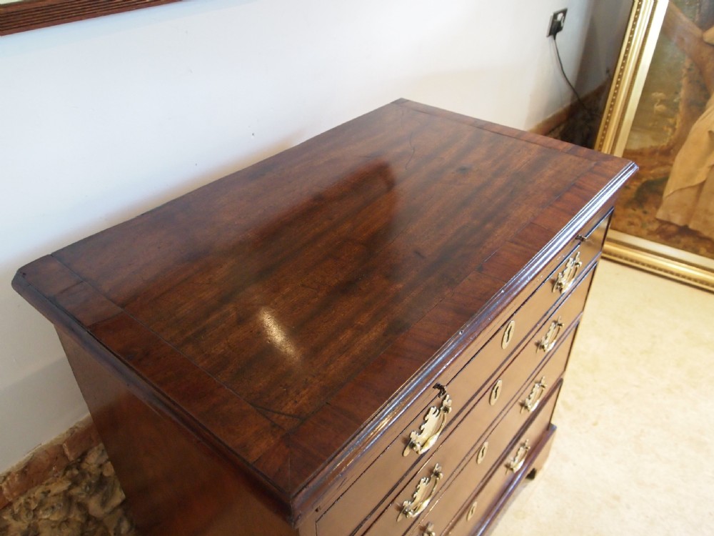 Chest of drawers small Bachelors chest George III Mahogany 33