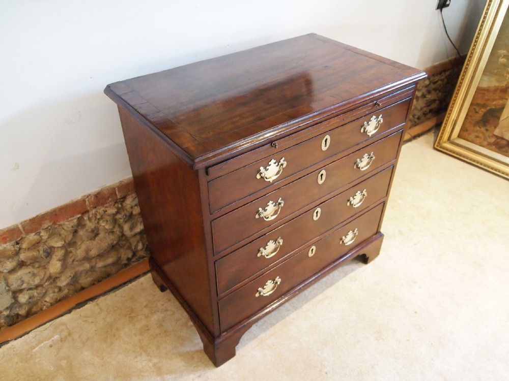 Chest of drawers small Bachelors chest George III Mahogany 33