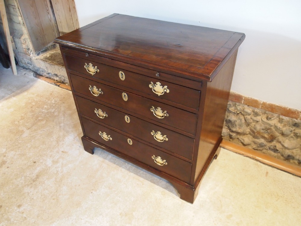 Chest of drawers small Bachelors chest George III Mahogany 33