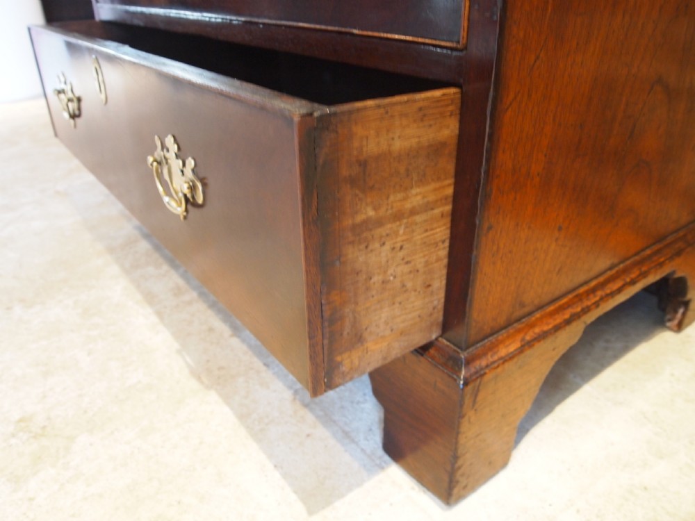 Chest of drawers small Bachelors chest George III Mahogany 33