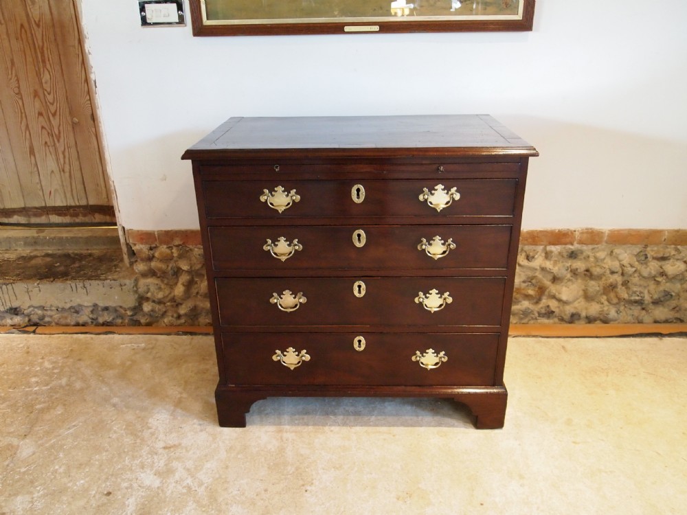 Chest of drawers small Bachelors chest George III Mahogany 33