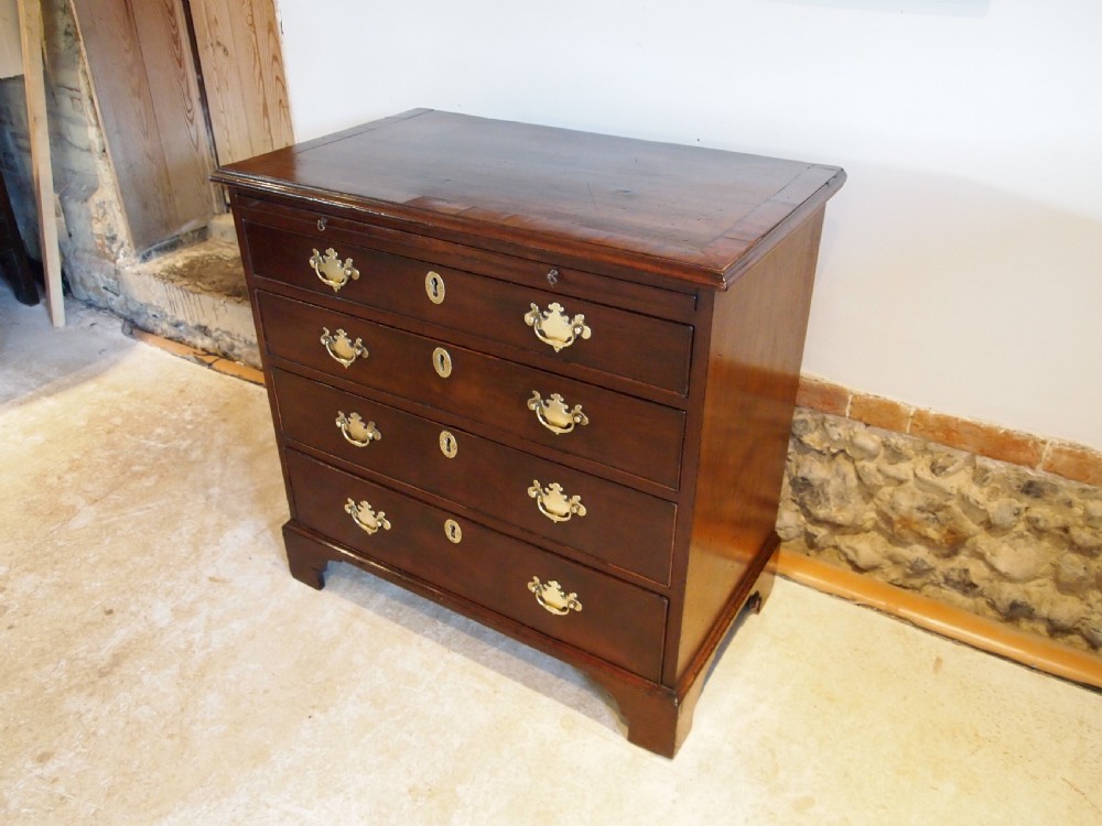 Chest of drawers small Bachelors chest George III Mahogany 33