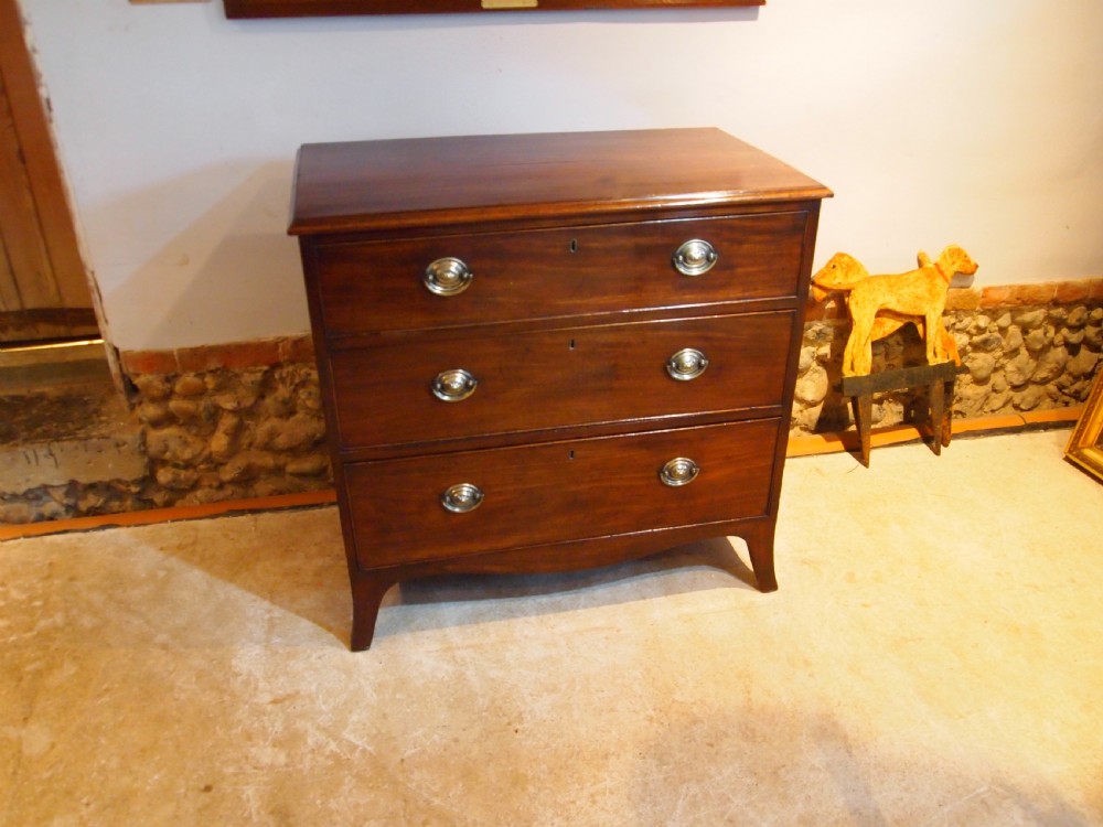 Chest of drawers George III Mahogany small size c1800 View II