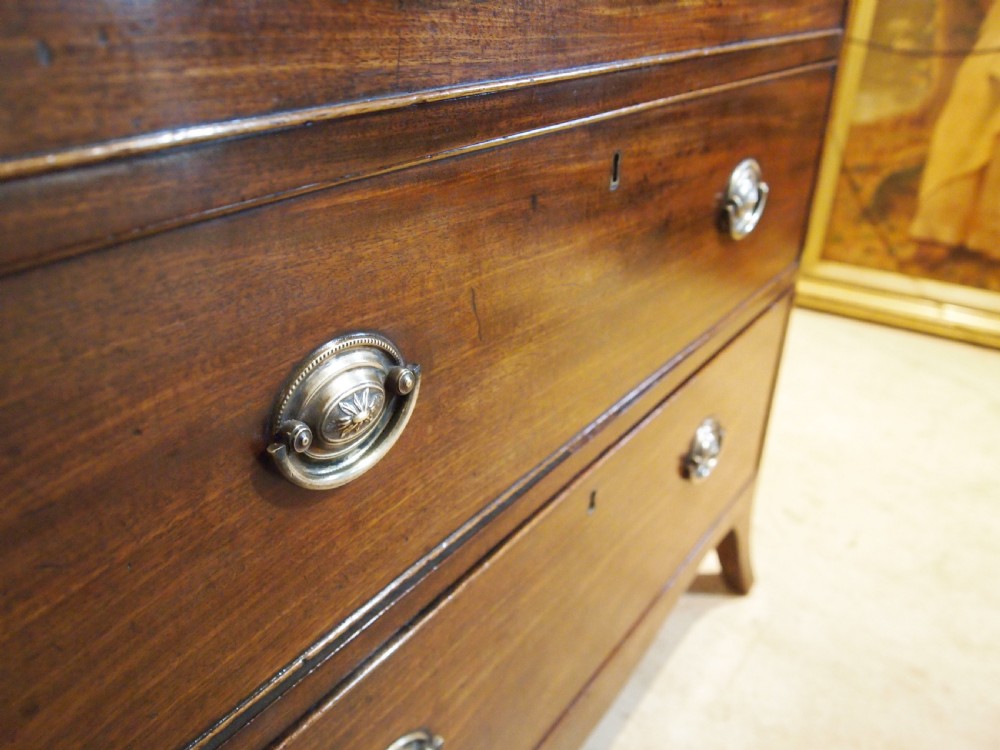 Chest of drawers George III Mahogany small size c1800 View VII