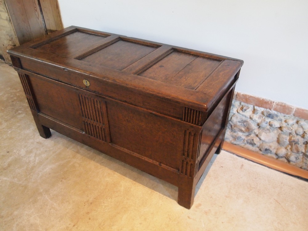 Chest coffer blanket box Queen Anne Oak c1700 View V